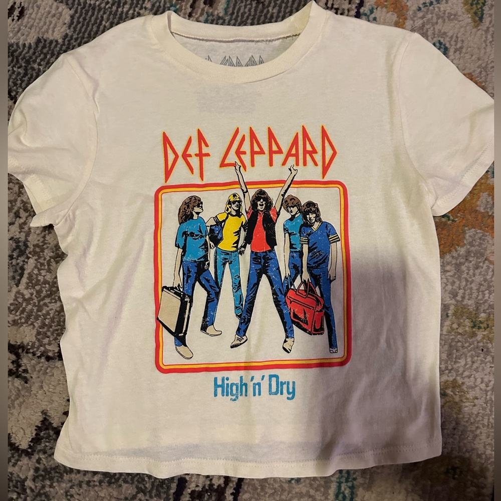 NWOT Def Leppard cropped shirt size medium